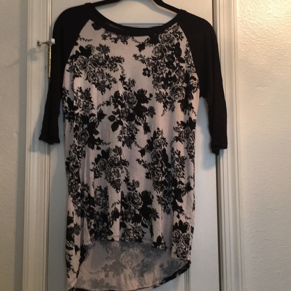 Small honey and lace raglan